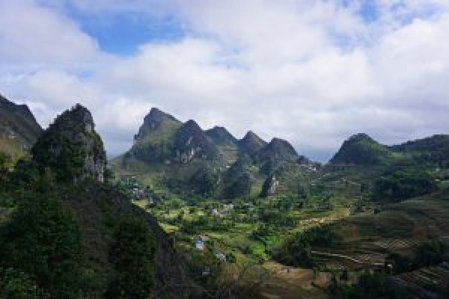 3 Days / 2 Nights Climbing Tour : Tay Con Linh Mountain