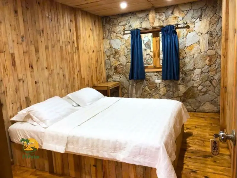 Deluxe family room with private bathroom