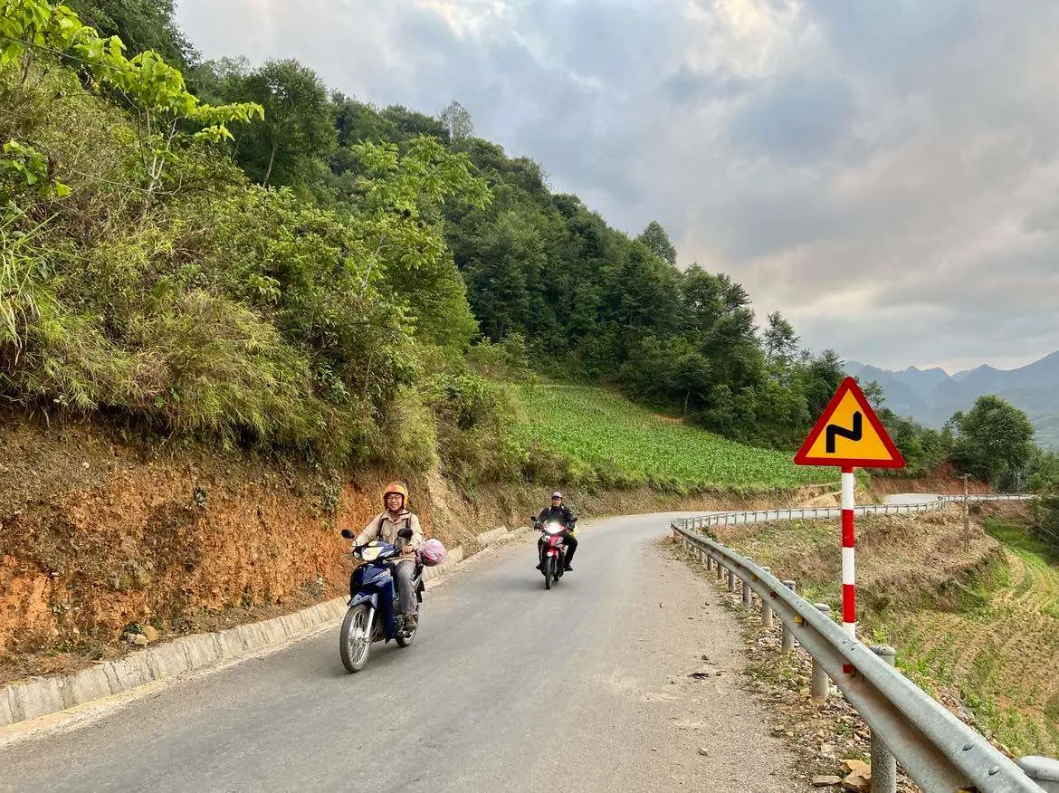 4 Days / 3 Nights Motorbike or Car Tour: Hanoi to Ha Giang Loop – Epic Scenery and Culture