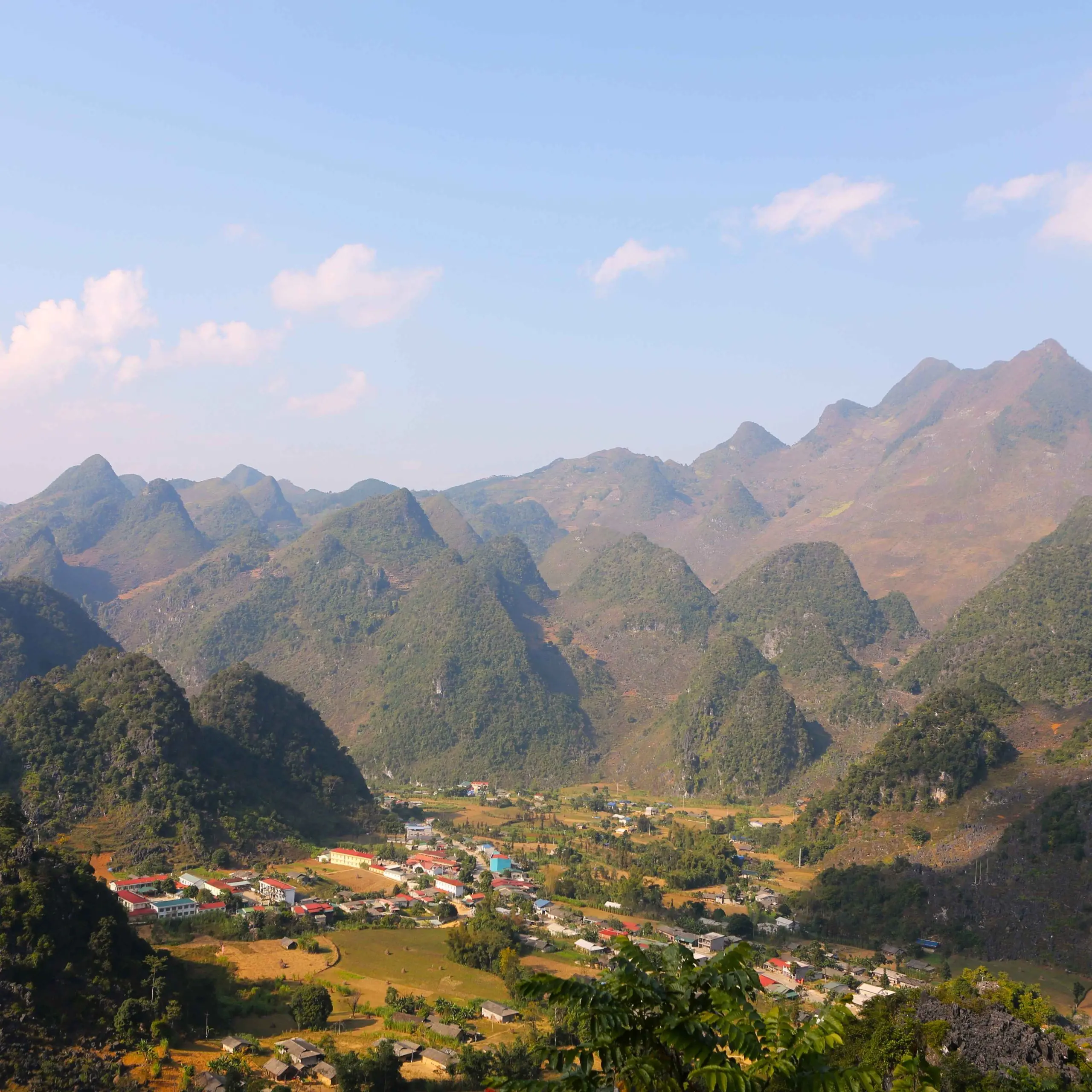 4 Days / 3 Nights Motorbike or Car Tour: Hanoi to Ha Giang Loop – Epic Scenery and Culture